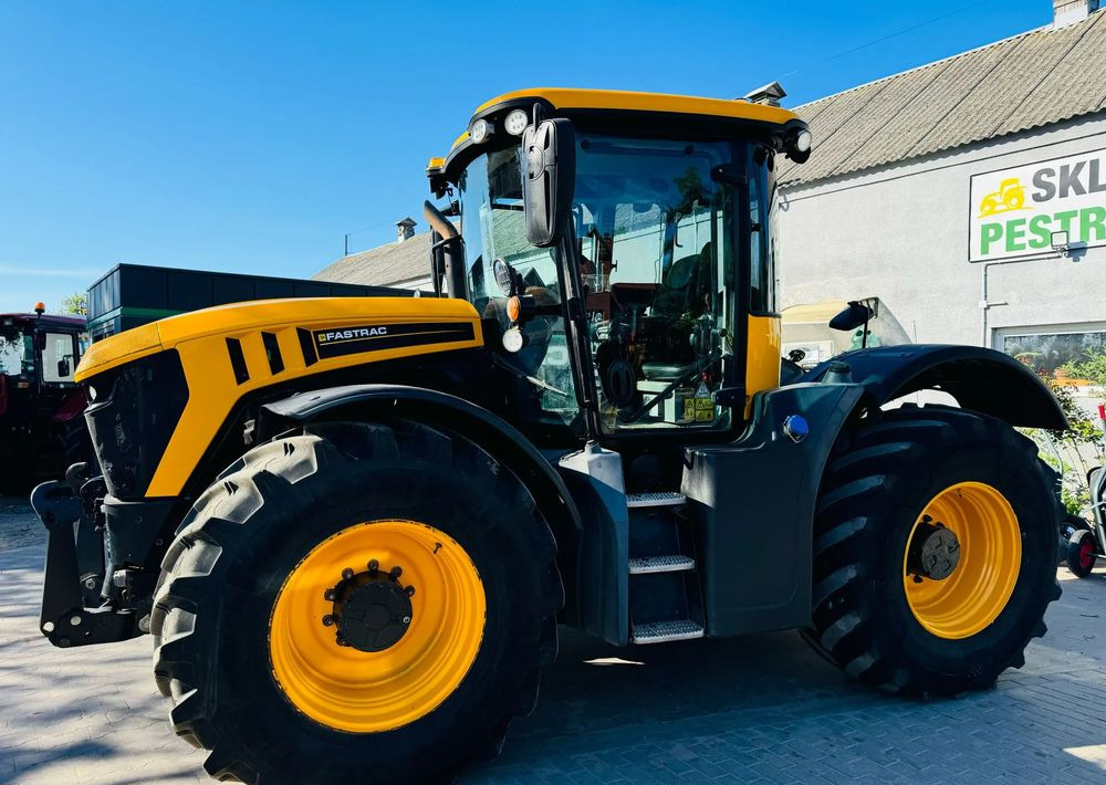 JCB Fastrac 4220 - Traktor: 1 kép. JCB Fastrac 4220 - Traktor: 1 kép.