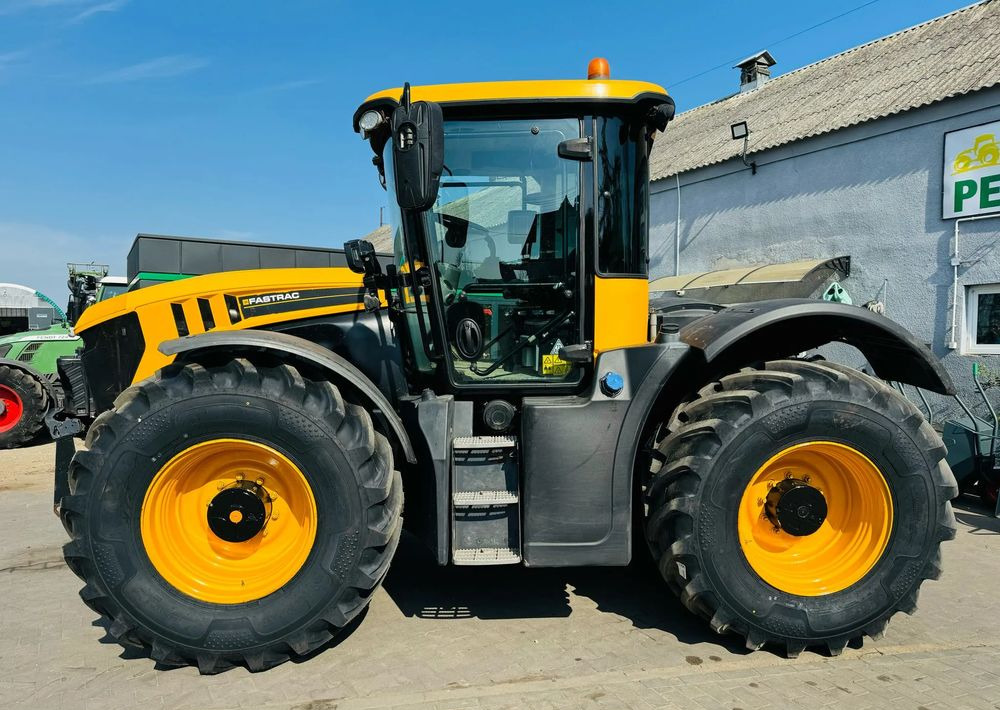 JCB Fastrac 4220 - Traktor: 5 kép. JCB Fastrac 4220 - Traktor: 5 kép.