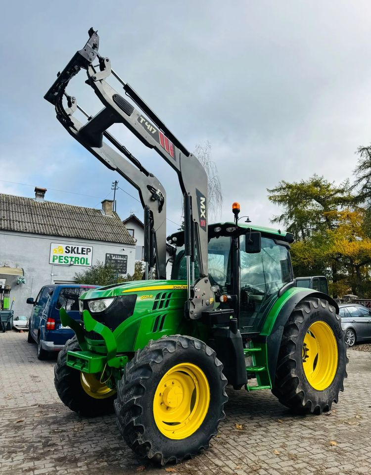 John Deere 6125R - Traktor: 5 kép. John Deere 6125R - Traktor: 5 kép.