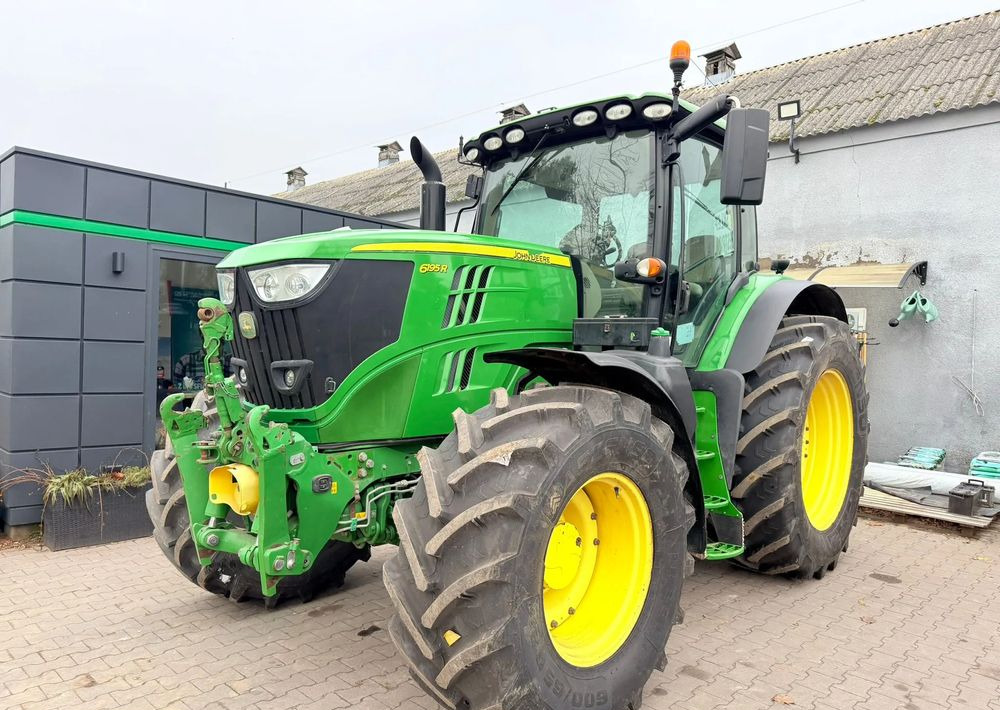 John Deere 6195 R - Traktor: 1 kép. John Deere 6195 R - Traktor: 1 kép.