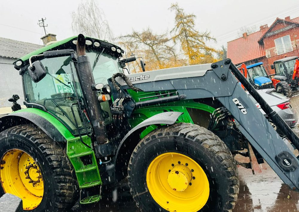 John Deere 6210R - Traktor: 2 kép. John Deere 6210R - Traktor: 2 kép.