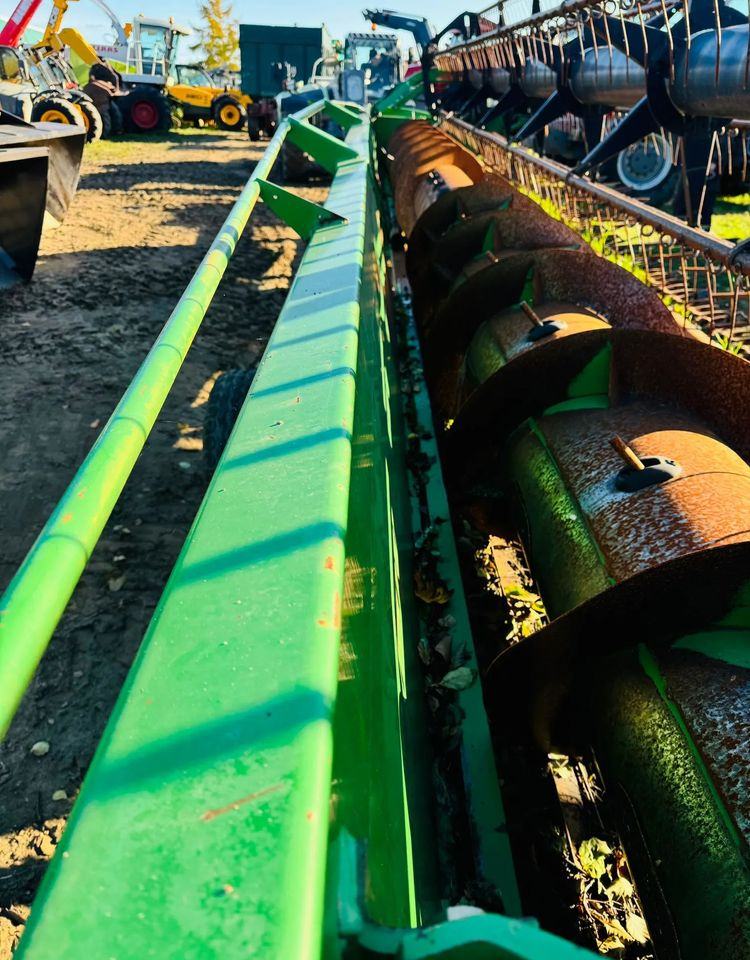 John Deere 630R - Kombájn adapter: 5 kép. John Deere 630R - Kombájn adapter: 5 kép.