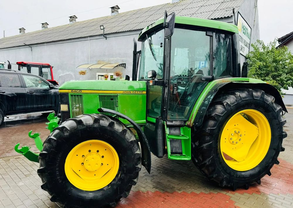John Deere 6400 - Traktor: 5 kép. John Deere 6400 - Traktor: 5 kép.