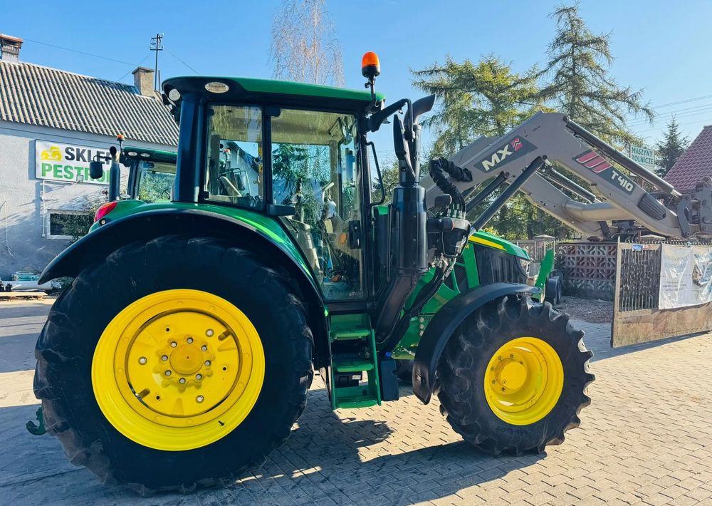 John Deere 6830 PREMIUM - Traktor: 2 kép. John Deere 6830 PREMIUM - Traktor: 2 kép.