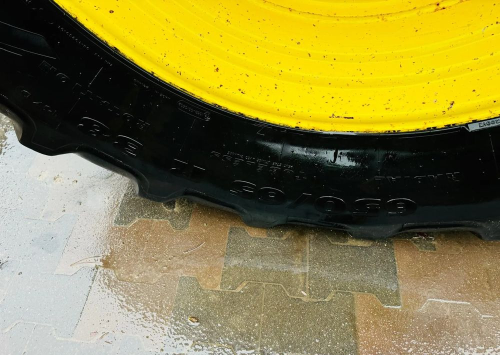 John Deere 6830 PREMIUM - Traktor: 4 kép. John Deere 6830 PREMIUM - Traktor: 4 kép.