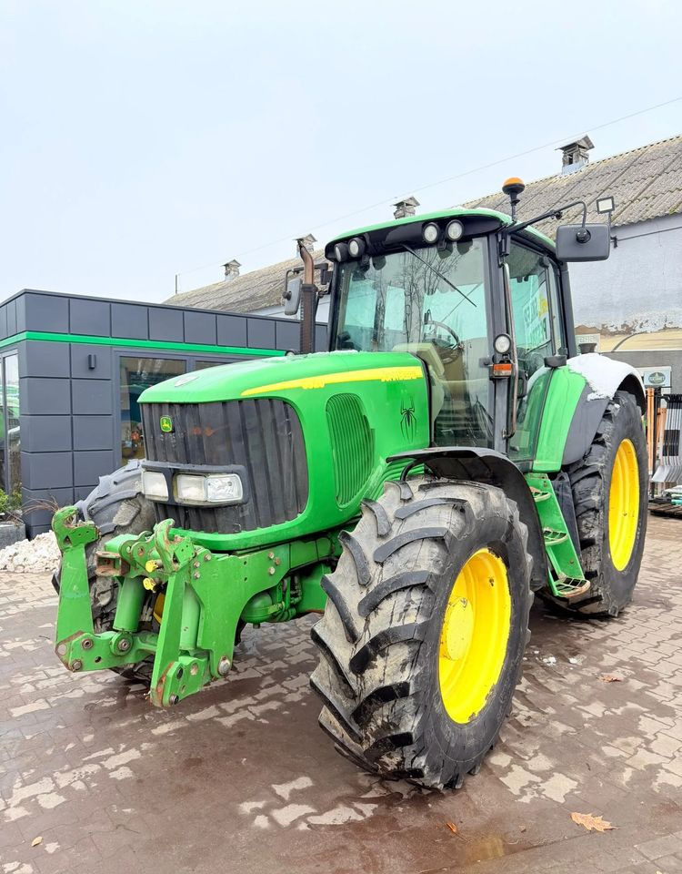 John Deere 6920 - Traktor: 3 kép. John Deere 6920 - Traktor: 3 kép.