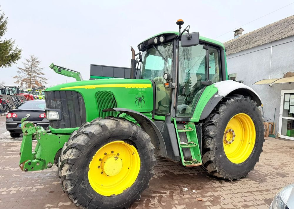 John Deere 6920 - Traktor: 2 kép. John Deere 6920 - Traktor: 2 kép.