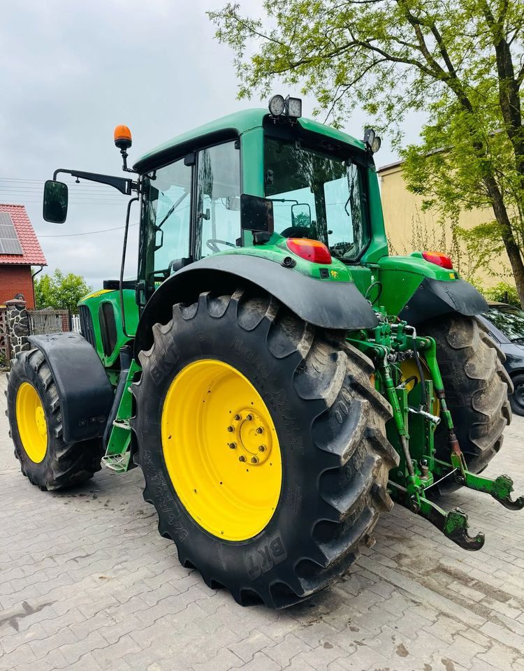 John Deere 6920 Powerquad - Traktor: 3 kép. John Deere 6920 Powerquad - Traktor: 3 kép.