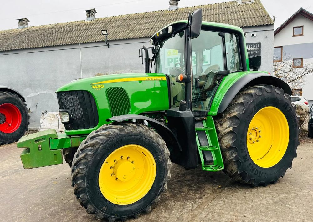John Deere 7430 Premium - Traktor: 4 kép. John Deere 7430 Premium - Traktor: 4 kép.