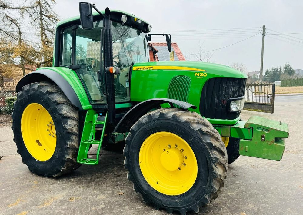 John Deere 7430 Premium - Traktor: 5 kép. John Deere 7430 Premium - Traktor: 5 kép.