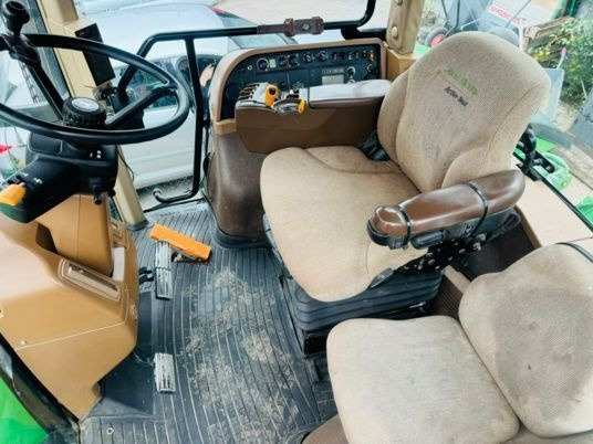 Traktor John Deere 7730: 16 kép.