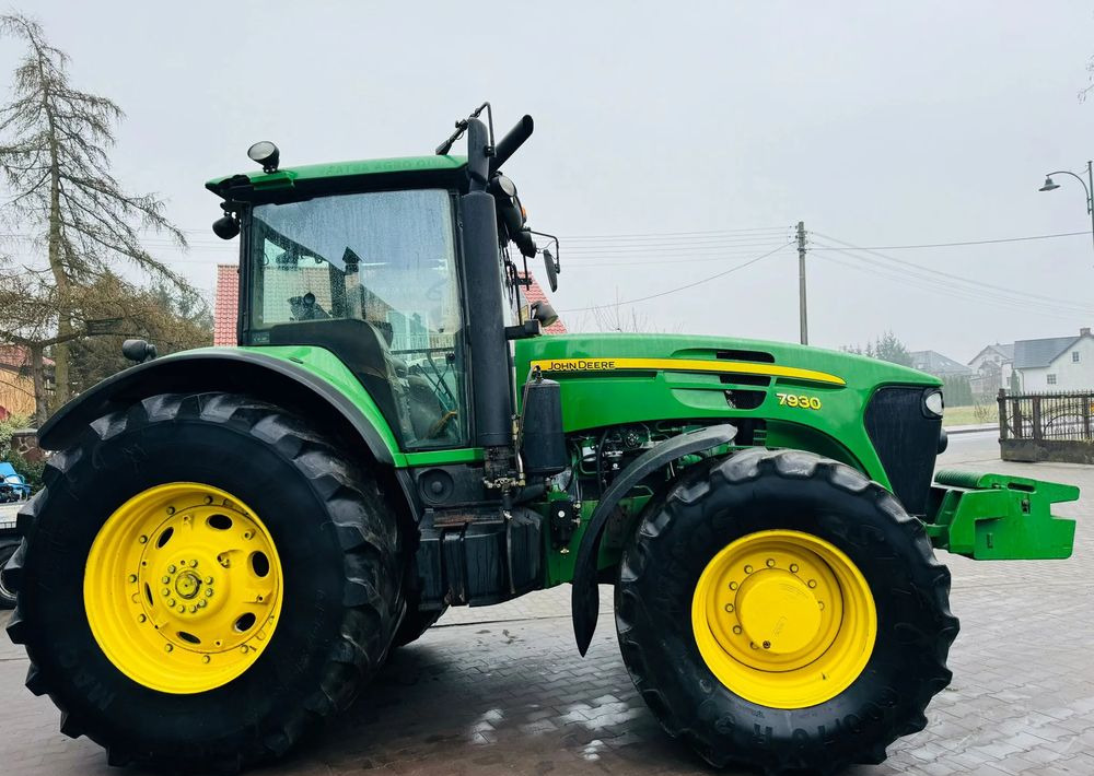 John Deere 7930 - Traktor: 3 kép. John Deere 7930 - Traktor: 3 kép.