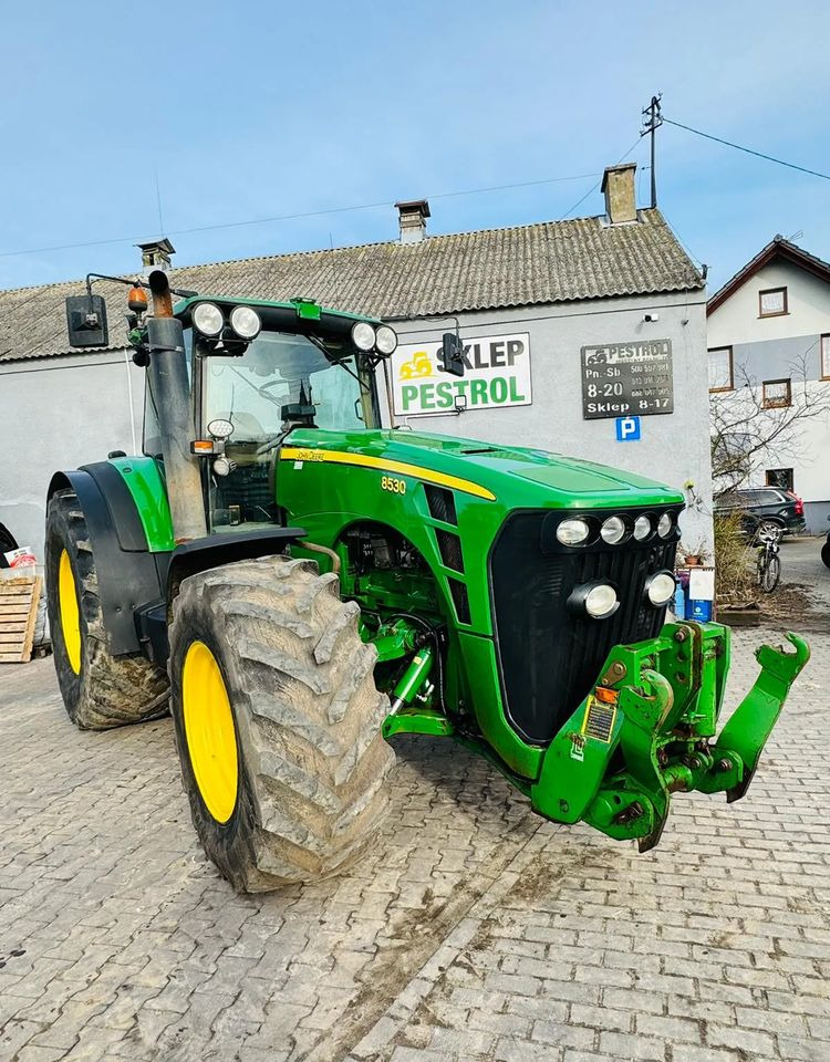 John Deere 8530 - Traktor: 1 kép. John Deere 8530 - Traktor: 1 kép.
