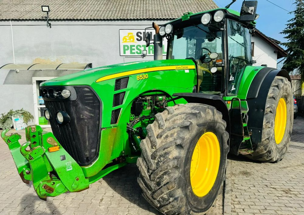 John Deere 8530 - Traktor: 1 kép. John Deere 8530 - Traktor: 1 kép.