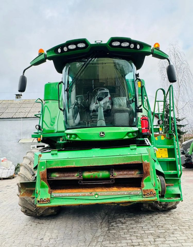 John Deere T670 - Kombájn: 5 kép. John Deere T670 - Kombájn: 5 kép.