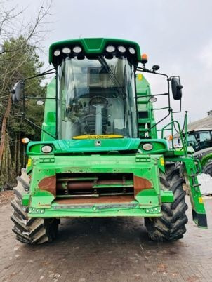 John Deere W440 - Kombájn: 2 kép. John Deere W440 - Kombájn: 2 kép.