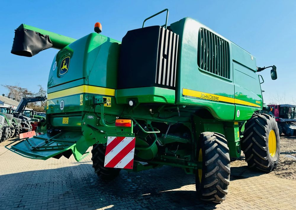 John Deere W540i - Kombájn: 4 kép. John Deere W540i - Kombájn: 4 kép.