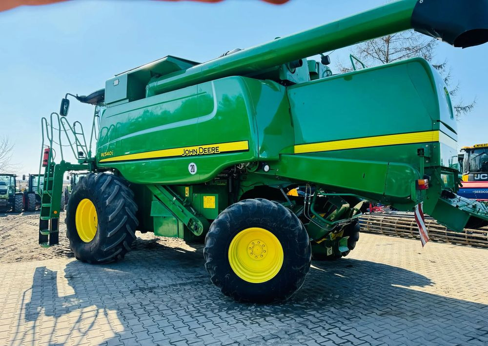 John Deere W540i - Kombájn: 3 kép. John Deere W540i - Kombájn: 3 kép.