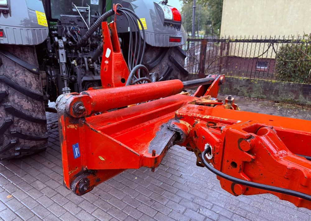Kuhn VARI Manager - Eke: 2 kép. Kuhn VARI Manager - Eke: 2 kép.