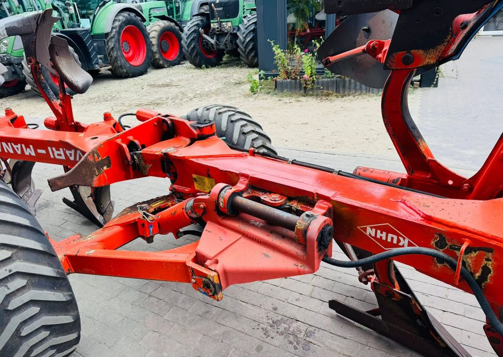 Kuhn VARI Menager - Eke: 5 kép. Kuhn VARI Menager - Eke: 5 kép.