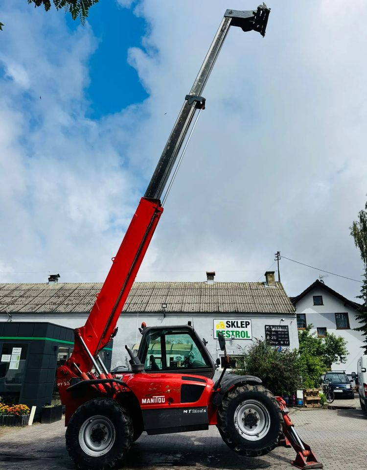 Manitou 1235S - Teleszkópos rakodó: 3 kép. Manitou 1235S - Teleszkópos rakodó: 3 kép.