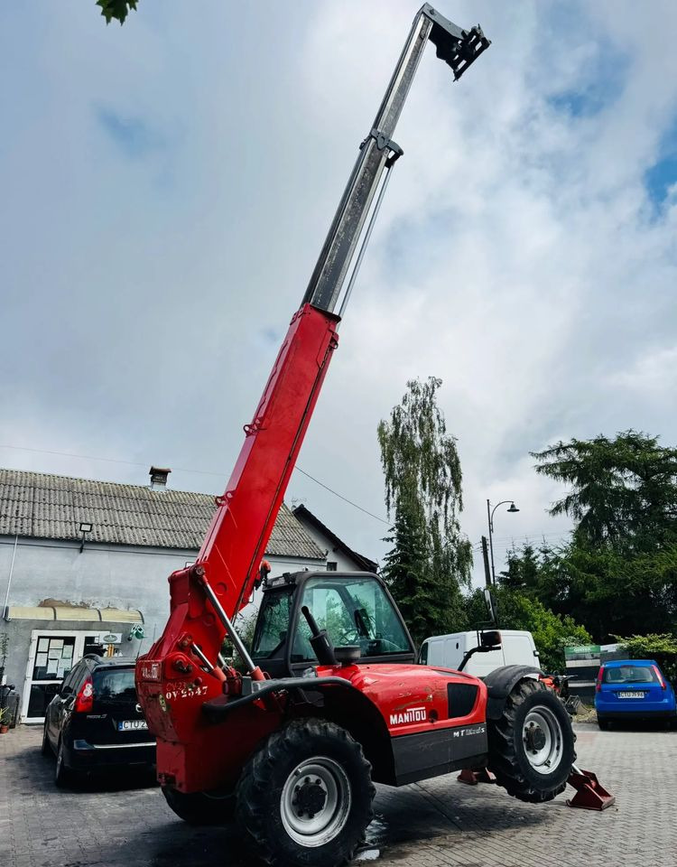 Manitou 1235S - Teleszkópos rakodó: 4 kép. Manitou 1235S - Teleszkópos rakodó: 4 kép.