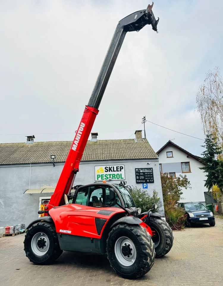 Manitou 840-137 - Teleszkópos rakodó: 1 kép. Manitou 840-137 - Teleszkópos rakodó: 1 kép.