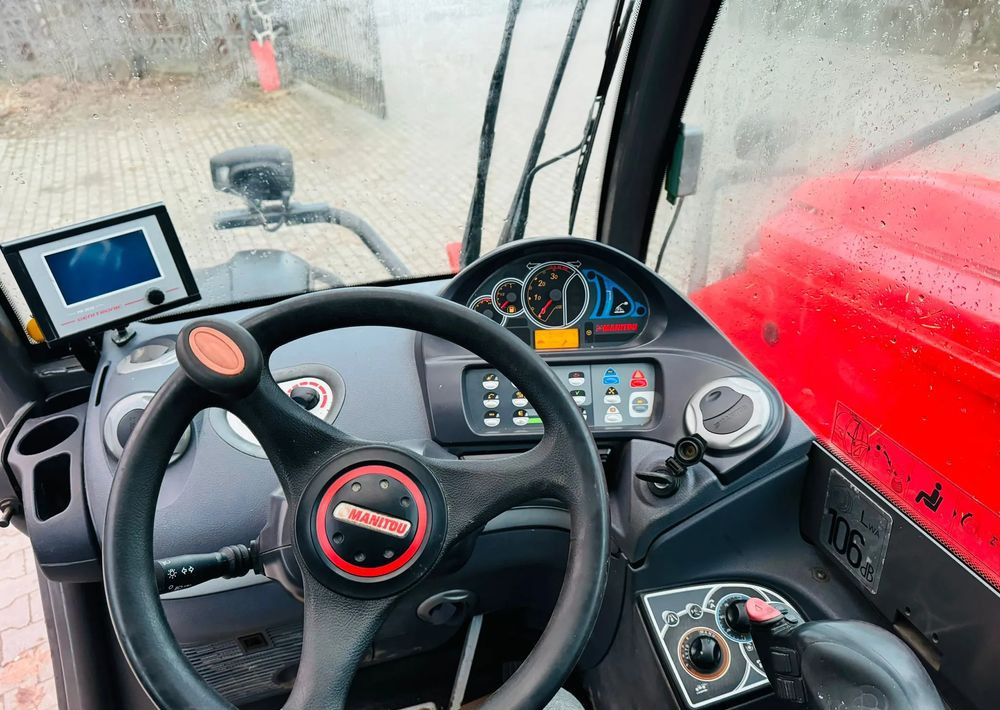 Manitou MLT840-115PS - Teleszkópos rakodó: 5 kép. Manitou MLT840-115PS - Teleszkópos rakodó: 5 kép.