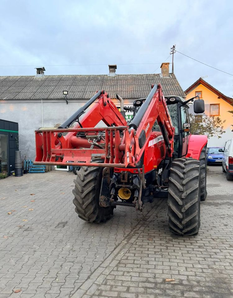 Massey Ferguson 6475 Dyna 6 - Traktor: 4 kép. Massey Ferguson 6475 Dyna 6 - Traktor: 4 kép.