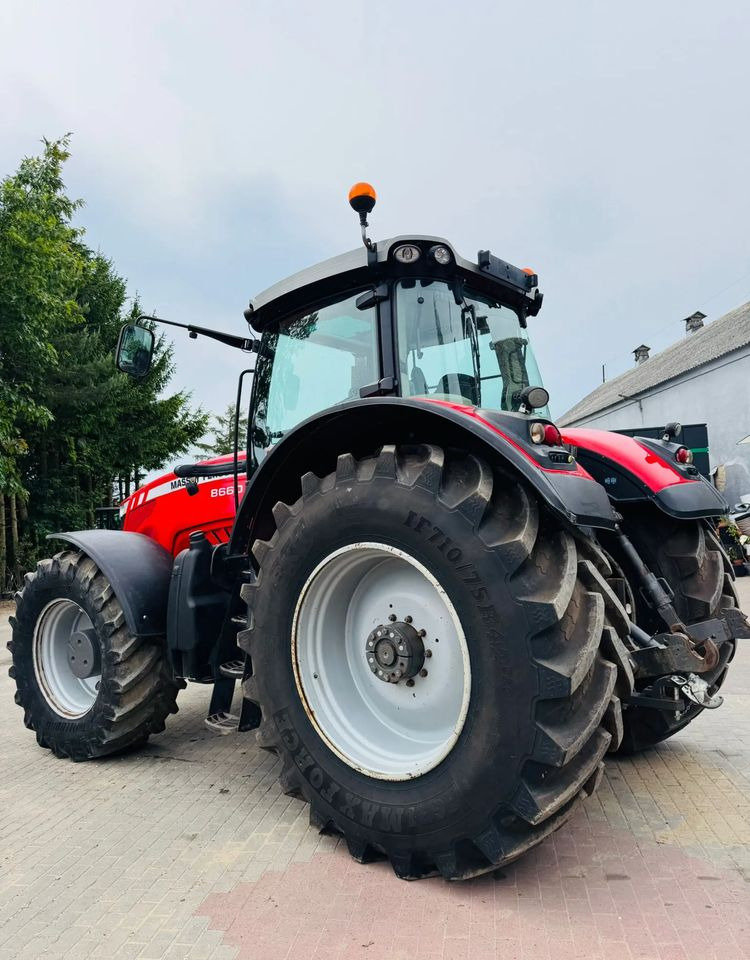 Massey Ferguson 8660 DYNA VT - Traktor: 3 kép. Massey Ferguson 8660 DYNA VT - Traktor: 3 kép.