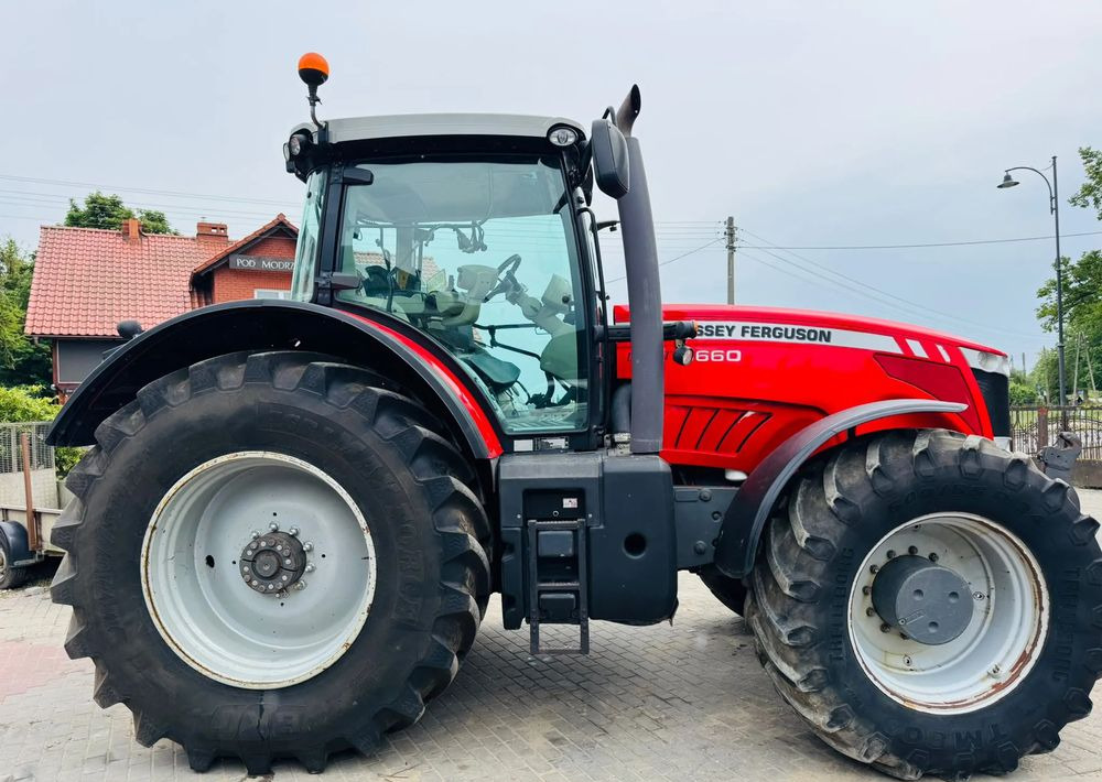 Massey Ferguson 8660 DYNA VT - Traktor: 2 kép. Massey Ferguson 8660 DYNA VT - Traktor: 2 kép.