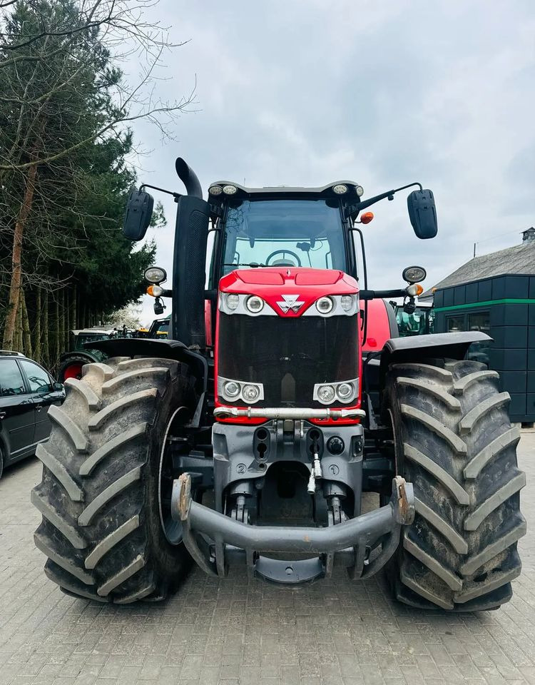 Massey Ferguson 8680 Dyna-VT - Traktor: 5 kép. Massey Ferguson 8680 Dyna-VT - Traktor: 5 kép.