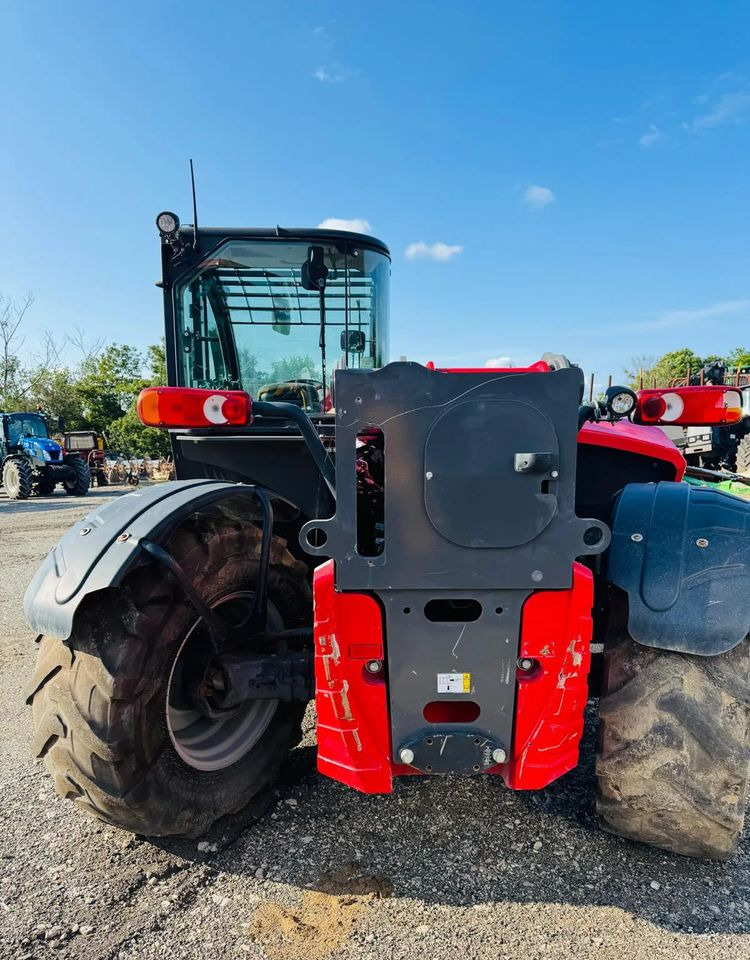 Massey Ferguson TH 70.38 - Teleszkópos rakodó: 5 kép. Massey Ferguson TH 70.38 - Teleszkópos rakodó: 5 kép.