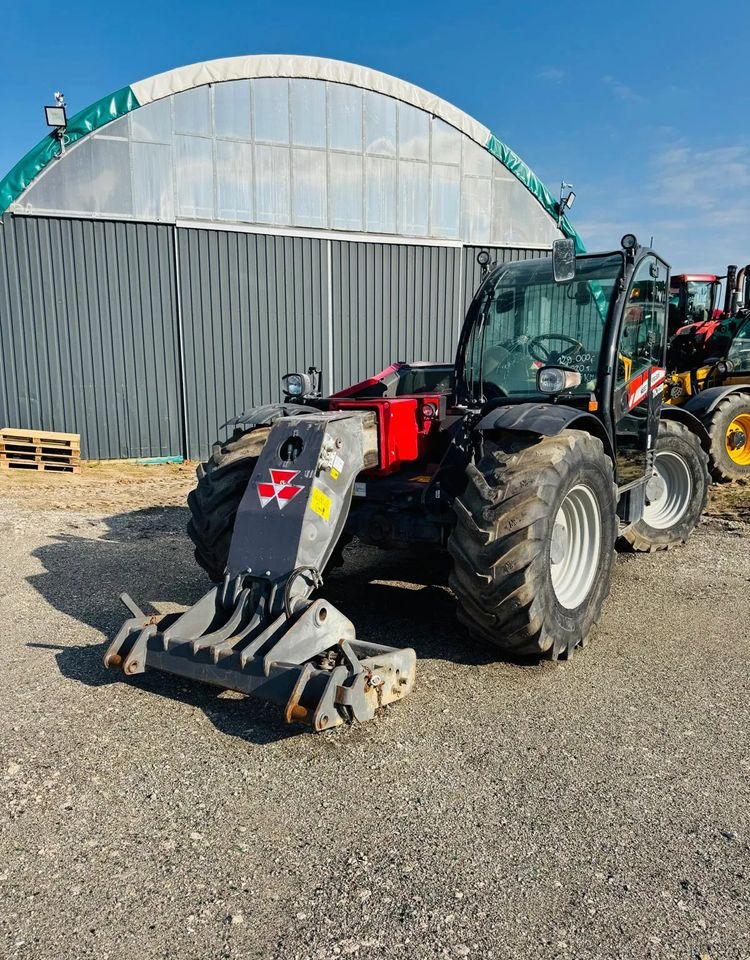 Massey Ferguson TH 70.38 - Teleszkópos rakodó: 1 kép. Massey Ferguson TH 70.38 - Teleszkópos rakodó: 1 kép.