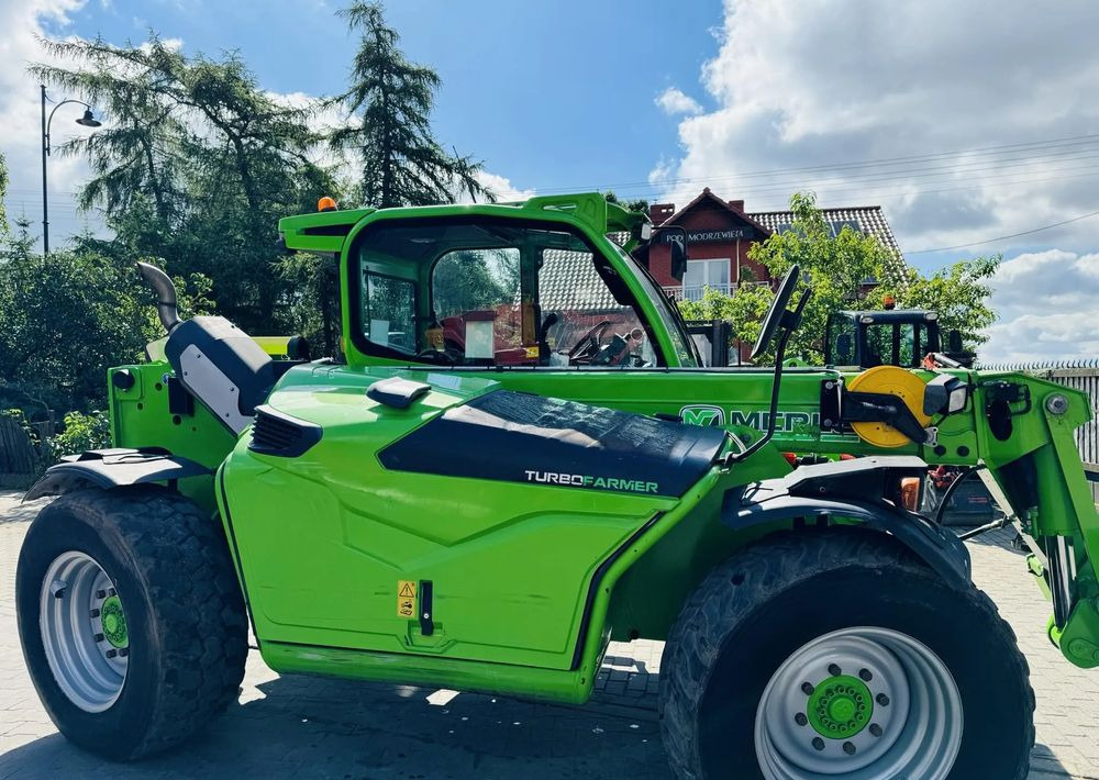 Merlo TF42.7 CS - Teleszkópos rakodó: 1 kép. Merlo TF42.7 CS - Teleszkópos rakodó: 1 kép.