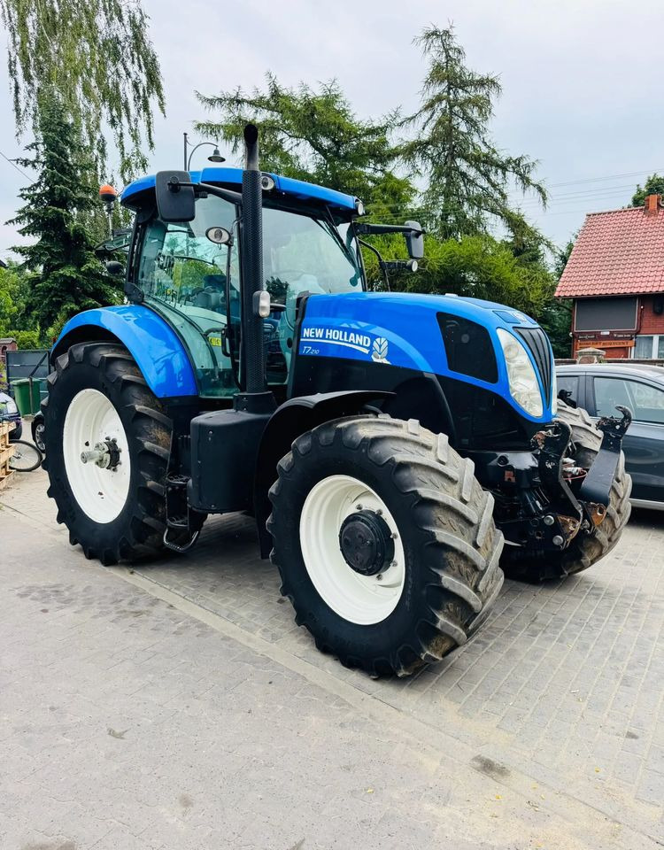 New Holland T7.210 - Traktor: 4 kép. New Holland T7.210 - Traktor: 4 kép.
