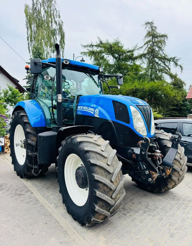 New Holland T7.210 - Traktor: 5 kép. New Holland T7.210 - Traktor: 5 kép.