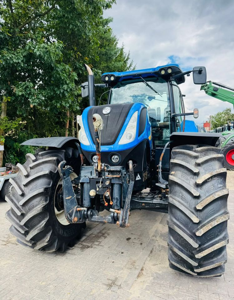 New Holland T7.230 - Traktor: 5 kép. New Holland T7.230 - Traktor: 5 kép.