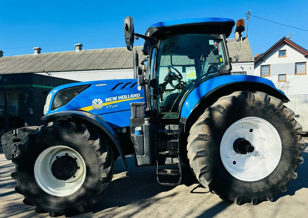 New Holland T7.230 - Traktor: 1 kép. New Holland T7.230 - Traktor: 1 kép.