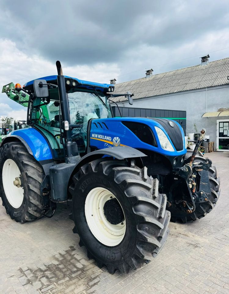 New Holland T7.230 - Traktor: 3 kép. New Holland T7.230 - Traktor: 3 kép.