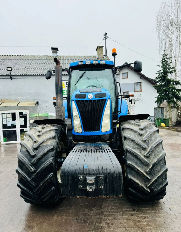 New Holland T8020 - Traktor: 5 kép. New Holland T8020 - Traktor: 5 kép.