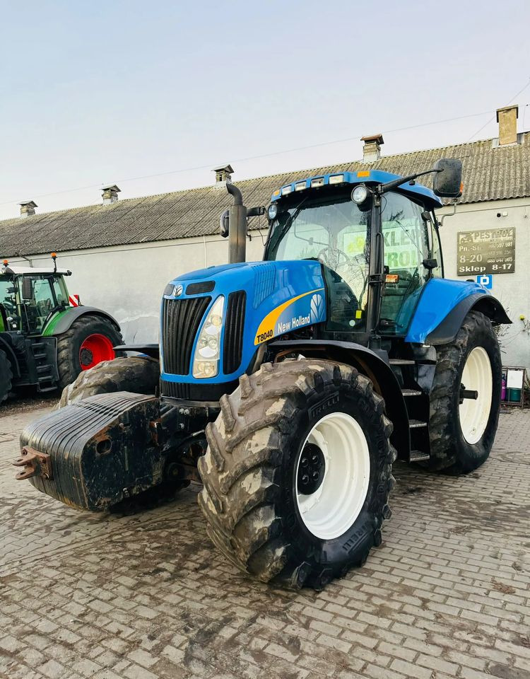 New Holland T8040 - Traktor: 1 kép. New Holland T8040 - Traktor: 1 kép.