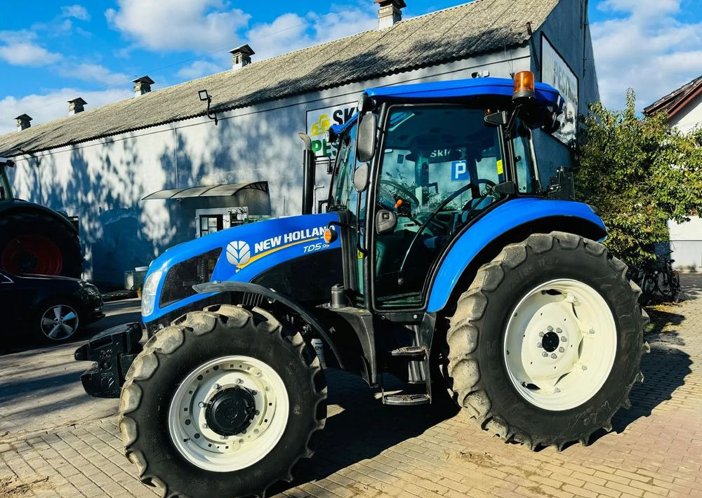 New Holland TD5.95 - Traktor: 4 kép. New Holland TD5.95 - Traktor: 4 kép.