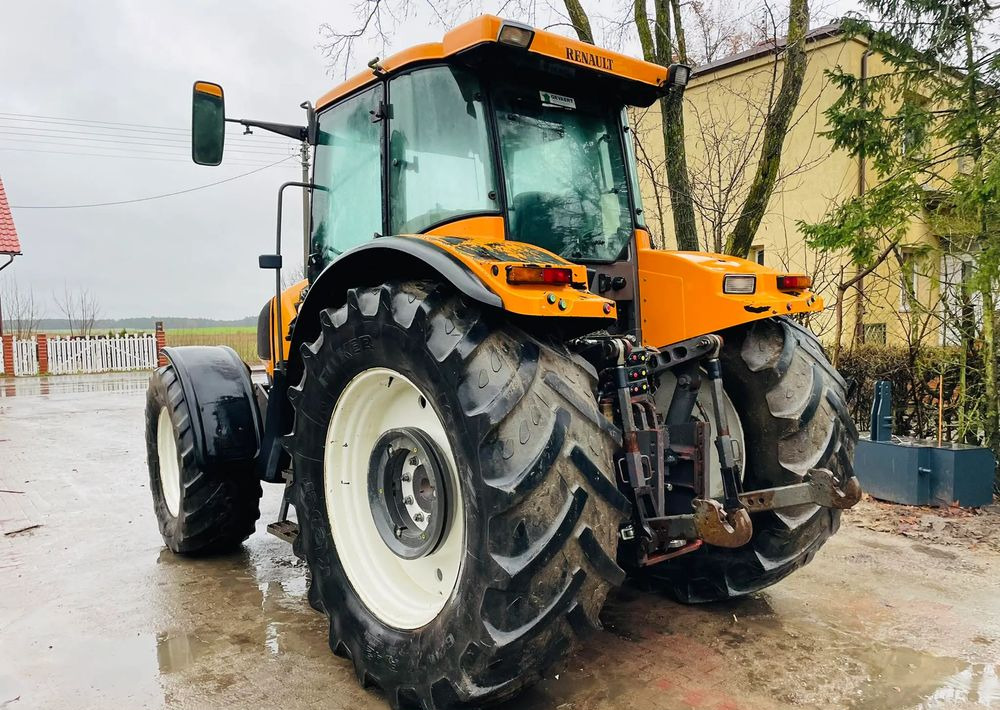 Renault Ares 826 RZ - Traktor: 4 kép. Renault Ares 826 RZ - Traktor: 4 kép.
