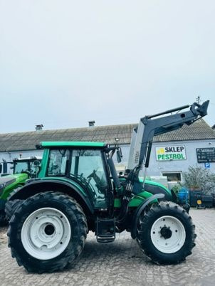 Valtra N101 - Traktor: 2 kép. Valtra N101 - Traktor: 2 kép.