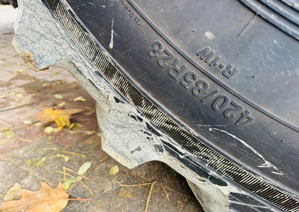 Traktor Valtra N123 HiTech: 20 kép.