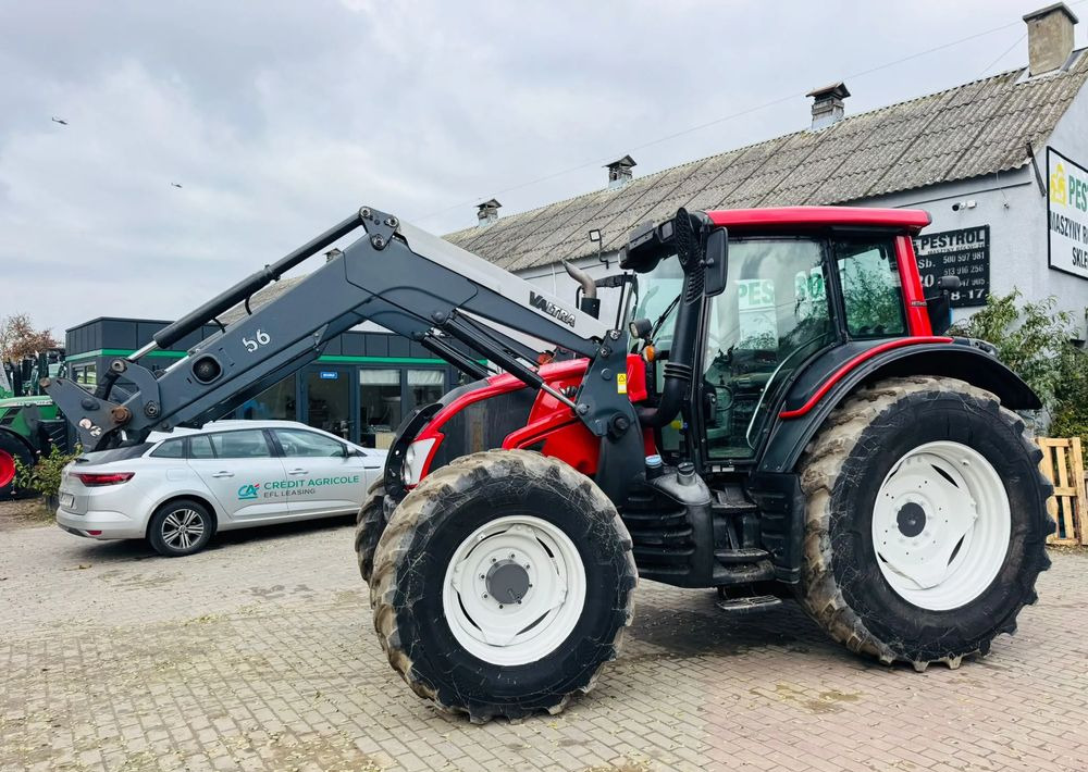 Valtra N123 HiTech - Traktor: 5 kép. Valtra N123 HiTech - Traktor: 5 kép.