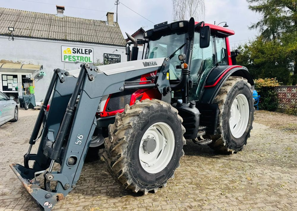 Valtra N123 HiTech - Traktor: 3 kép. Valtra N123 HiTech - Traktor: 3 kép.