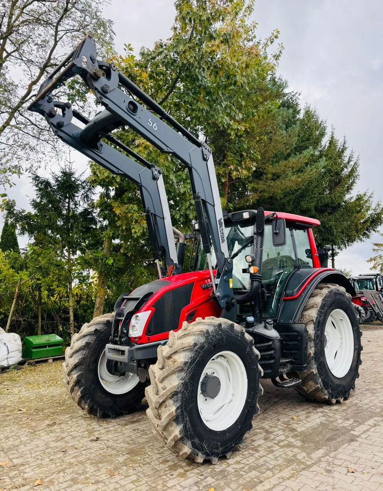 Traktor Valtra N123 HiTech: 11 kép.