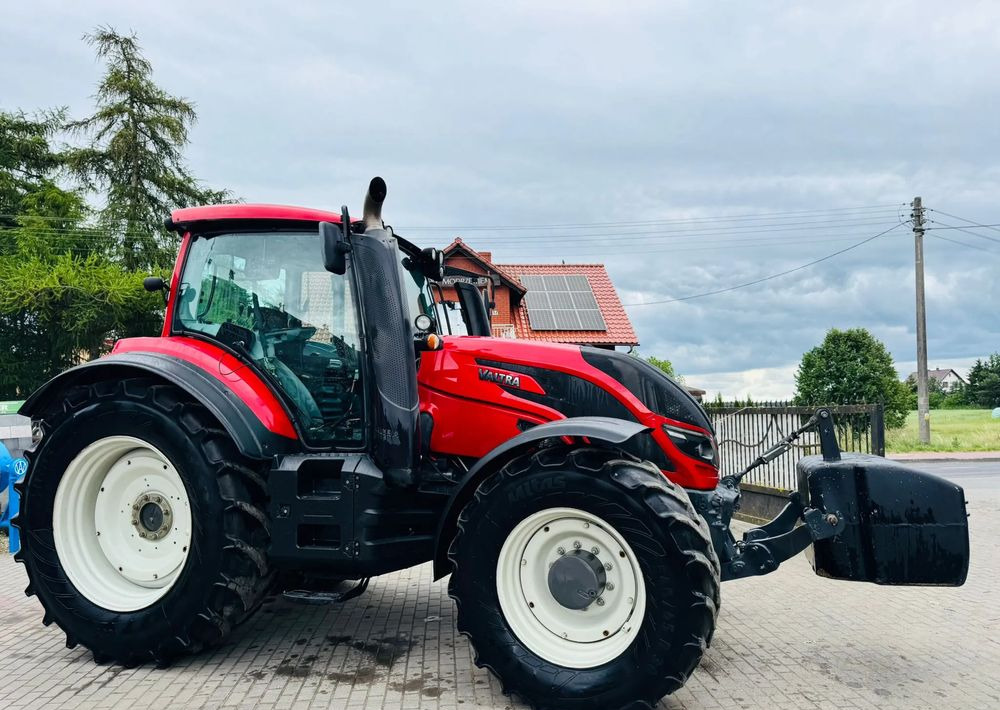 Valtra T234A - Traktor: 2 kép. Valtra T234A - Traktor: 2 kép.